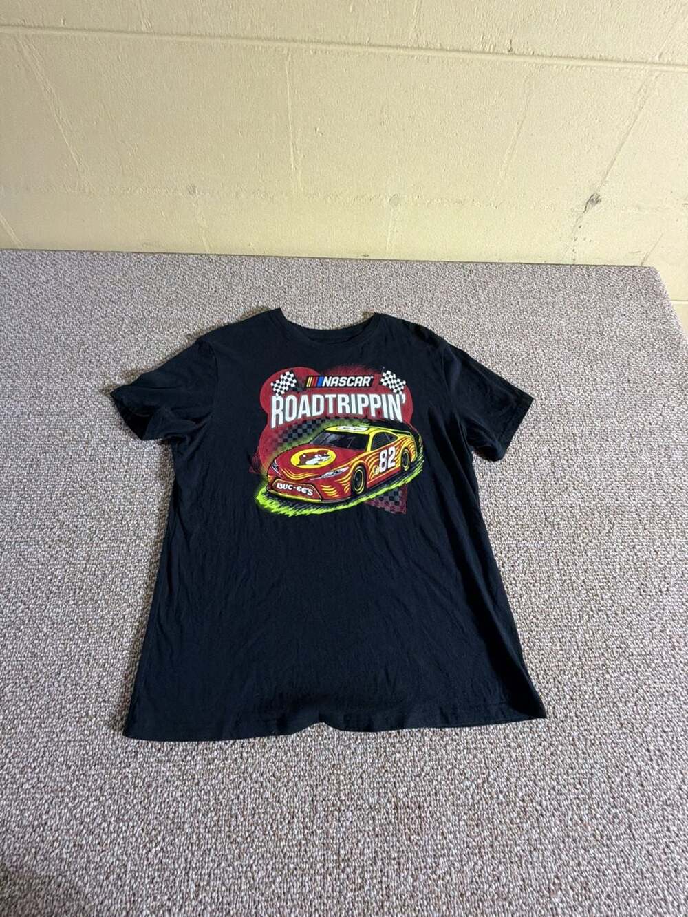 Buc-ee's NASCAR Road Trippin' T-Shirt Size L Black